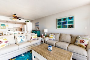TV - Oceanfront condo with spectacular beach views, pool, hot tub, gym, beach gear (Murrells Inlet)