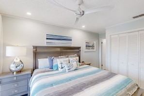 3 bedrooms, iron/ironing board, internet, bed sheets