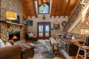 電視、壁爐、足球機