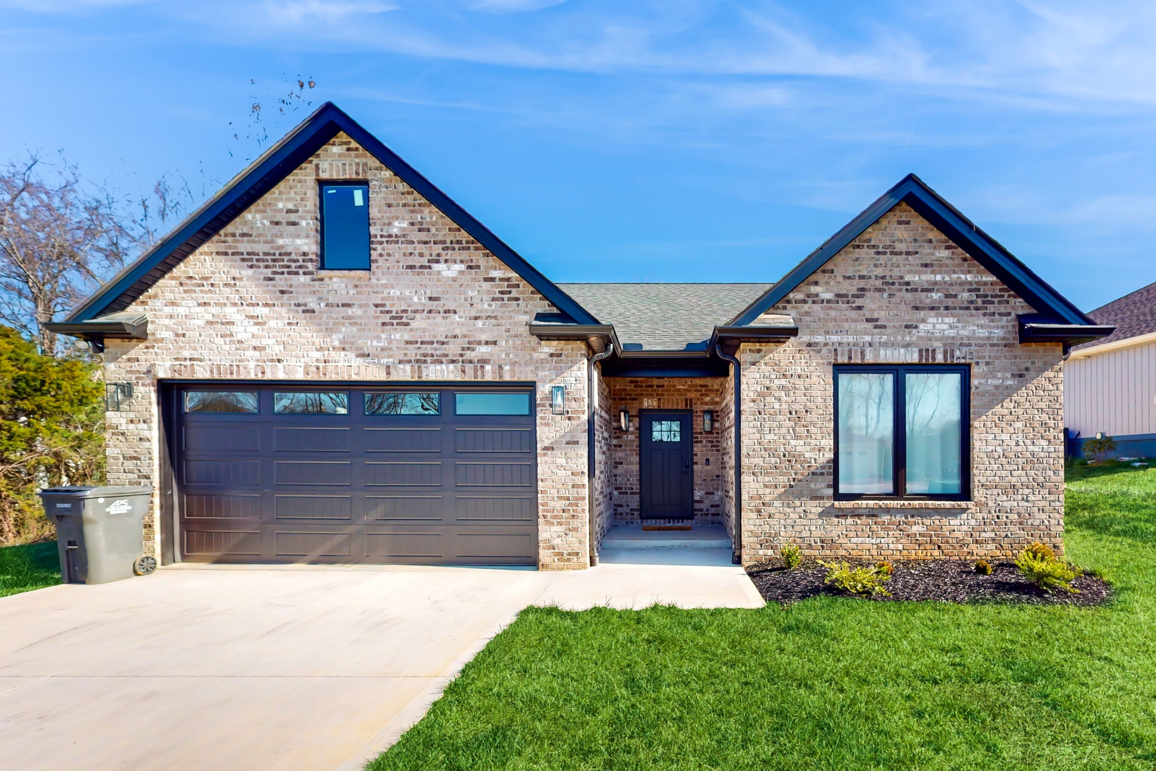 Tellico Village home with pools, tennis courts, grill, firepit, AC