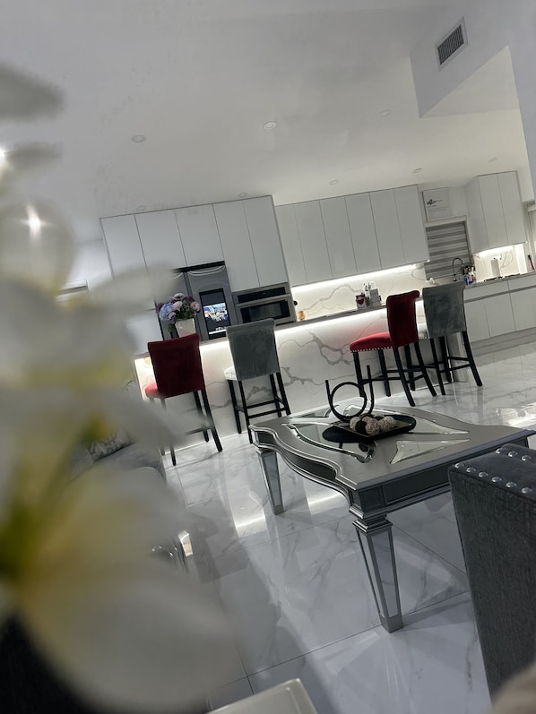 Interior - Family Paradise has entertainment for everyone in the property it's cozy & fun! (Hialeah)