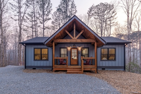 Exterior. River View Getaway by 2DC