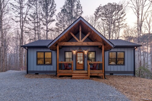 River View Getaway by 2DC