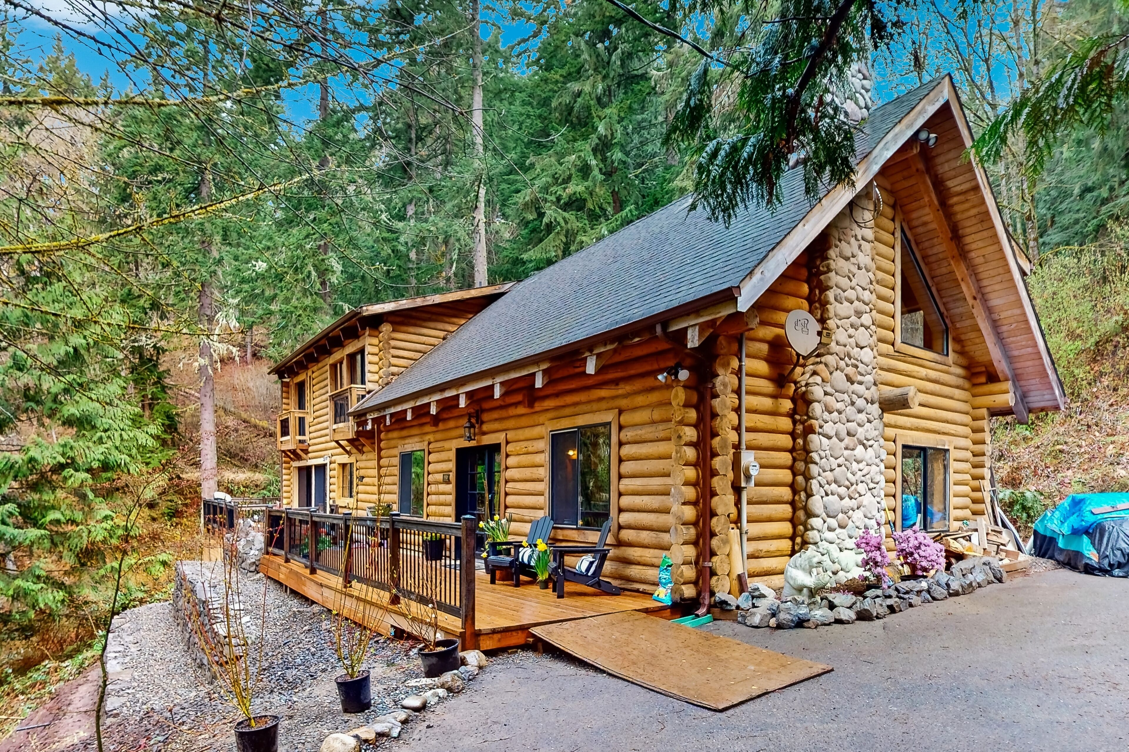 Dog-friendly mountain-view home with fireplace, deck, grill, streaming, & W/D