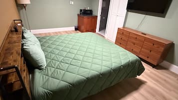 Luxury Room, 1 King Bed | Free WiFi, bed sheets