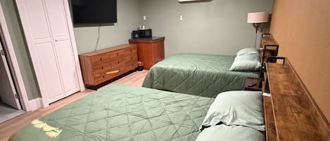 Deluxe Room | Free WiFi, bed sheets
