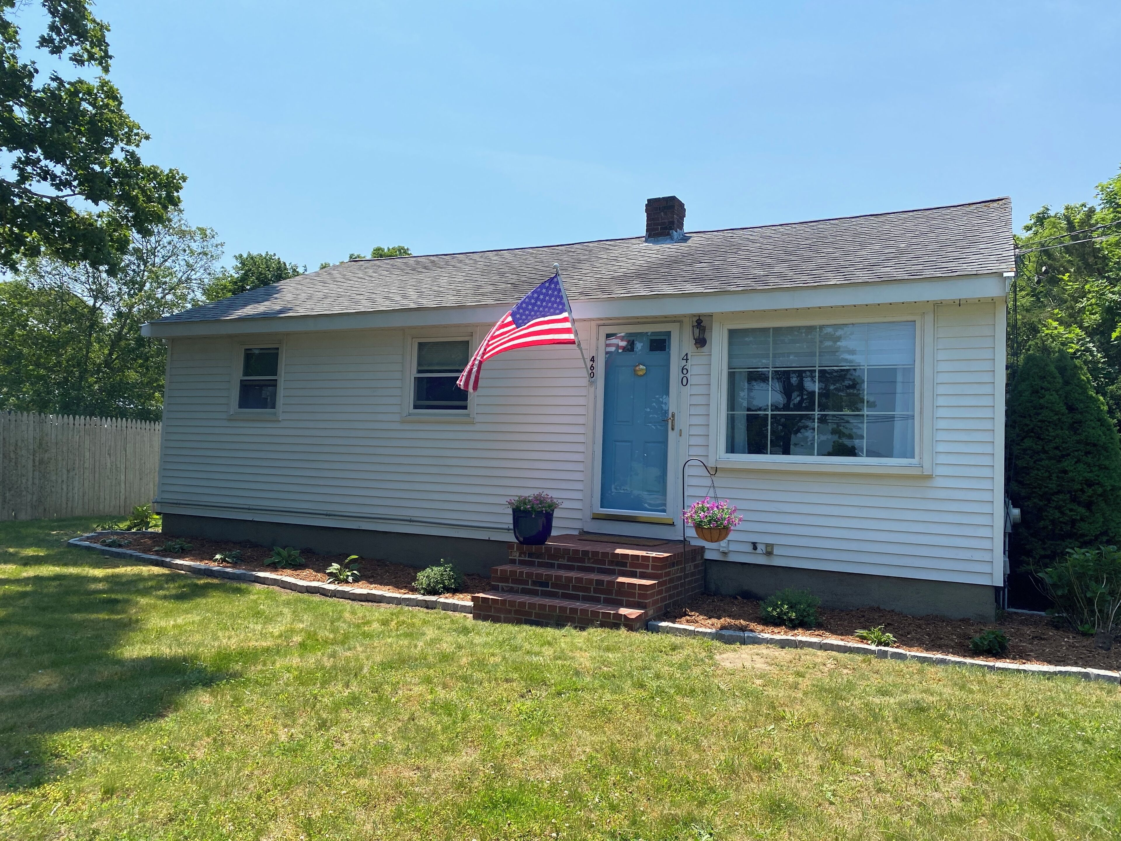 Cozy Cape Cottage - Falmouth MA! Great location, close to all local attractions!