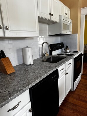 Fridge, microwave, oven, stovetop -  Crocus by the Sea Breeze Bay 5 minute walk to the free beach and pet friendly (Wildwood Crest)