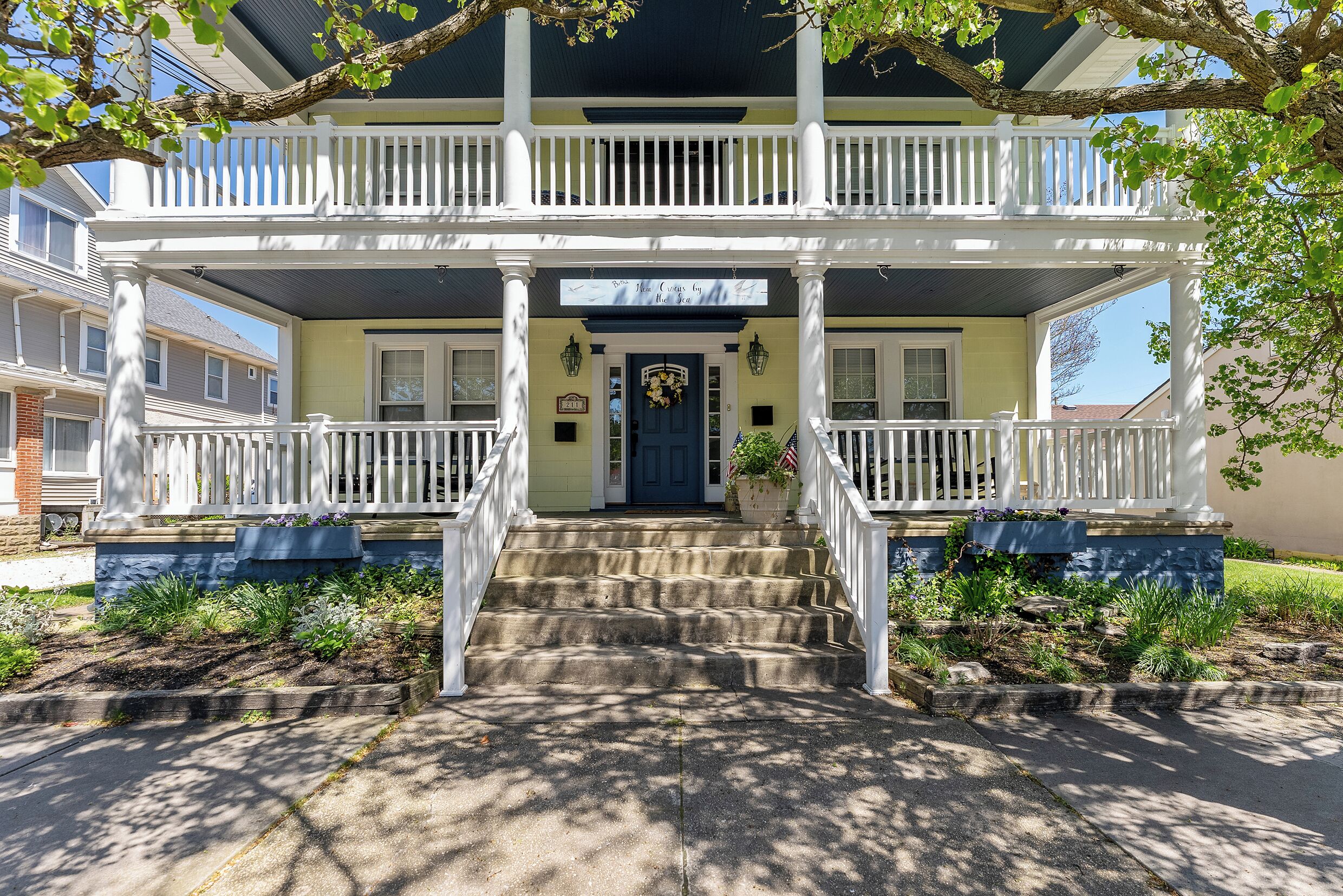  Crocus by the  Ocean serenade 5 minute walk to the beach pet friendly! no fees