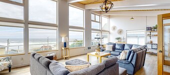 Dog-friendly home with amazing ocean & sunset views - walk to Ocean Way Beach