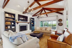 TV, fireplace, table tennis - Serene mountain view home with private pool, firepit, dry sauna, & AC (Cleveland)