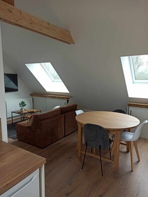 Dining - Appartement 2 Chambres Sous Rampants de 39m2 Environ à Lesneven (Lesneven)