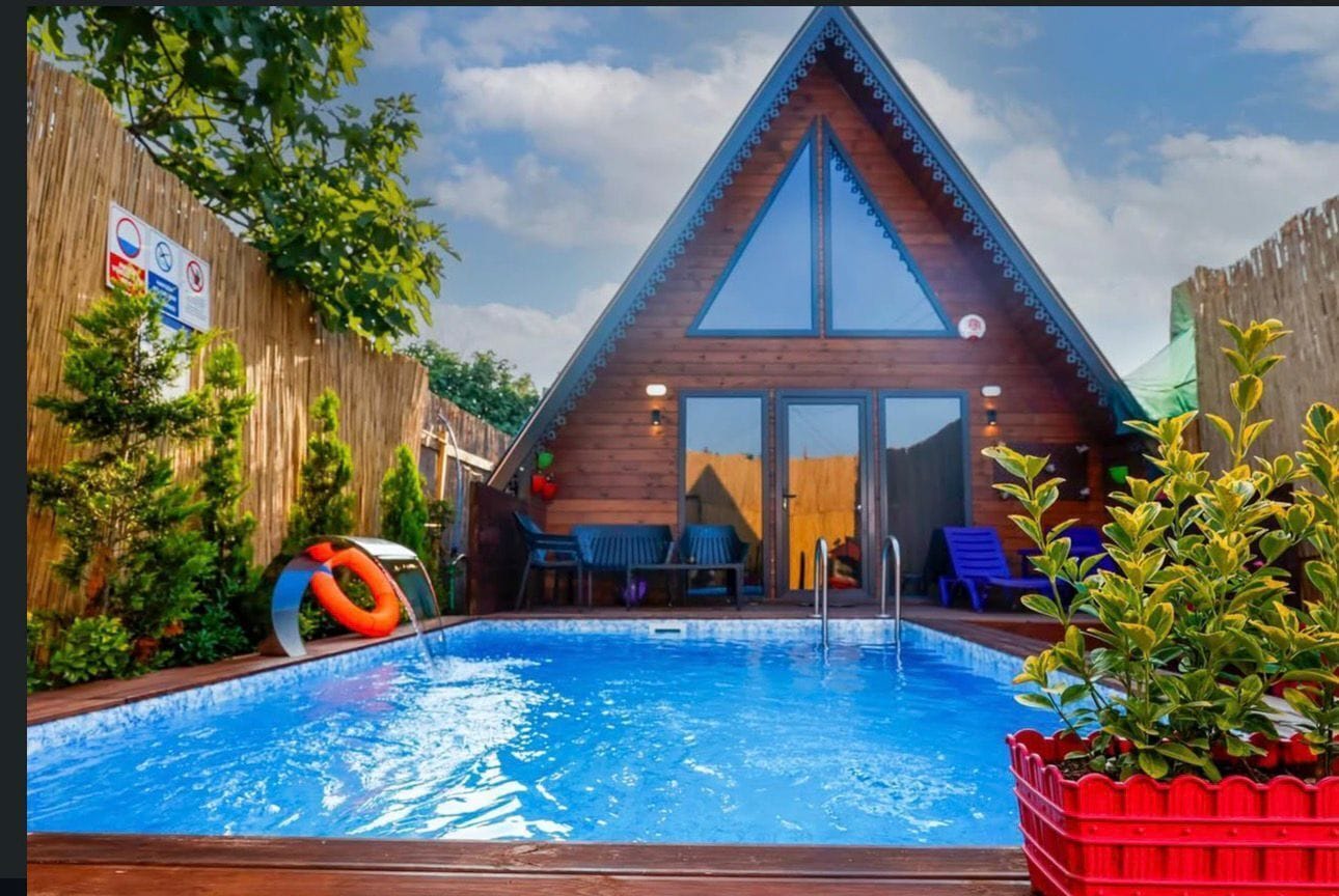 Bangalô luxo | Escrivaninha, espaço de trabalho para notebook, quartos à prova de som