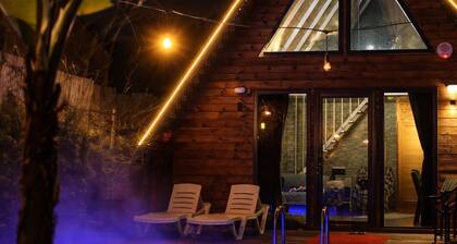 MaĆukiye Pink House Bungalow