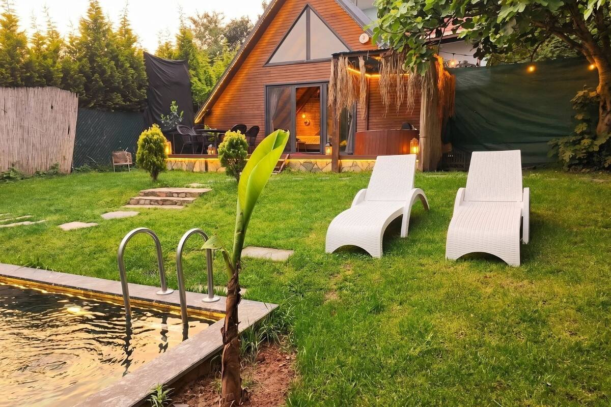 Bungalow Superior, 3 kamar tidur, Bebas Asap Rokok, pemandangan kolam renang | Meja kerja, ruang kerja ramah laptop, kedap suara, dan Wi-Fi gratis