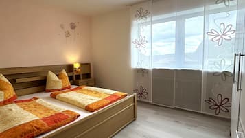 3 Schlafzimmer, Reisekinderbett, kostenloses WLAN, BettwÀsche