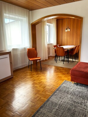 Interior - Großzügige Ferienwohnung mit Blick auf Eines der Schönsten Geotope Bayerns (Solnhofen)