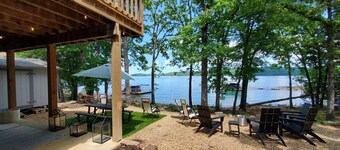 Huckleberry Shores-Lakefront & Lakeview Home-Near Boat Launch-Swimming Pool.