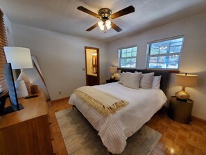 4 bedrooms, WiFi, bed sheets