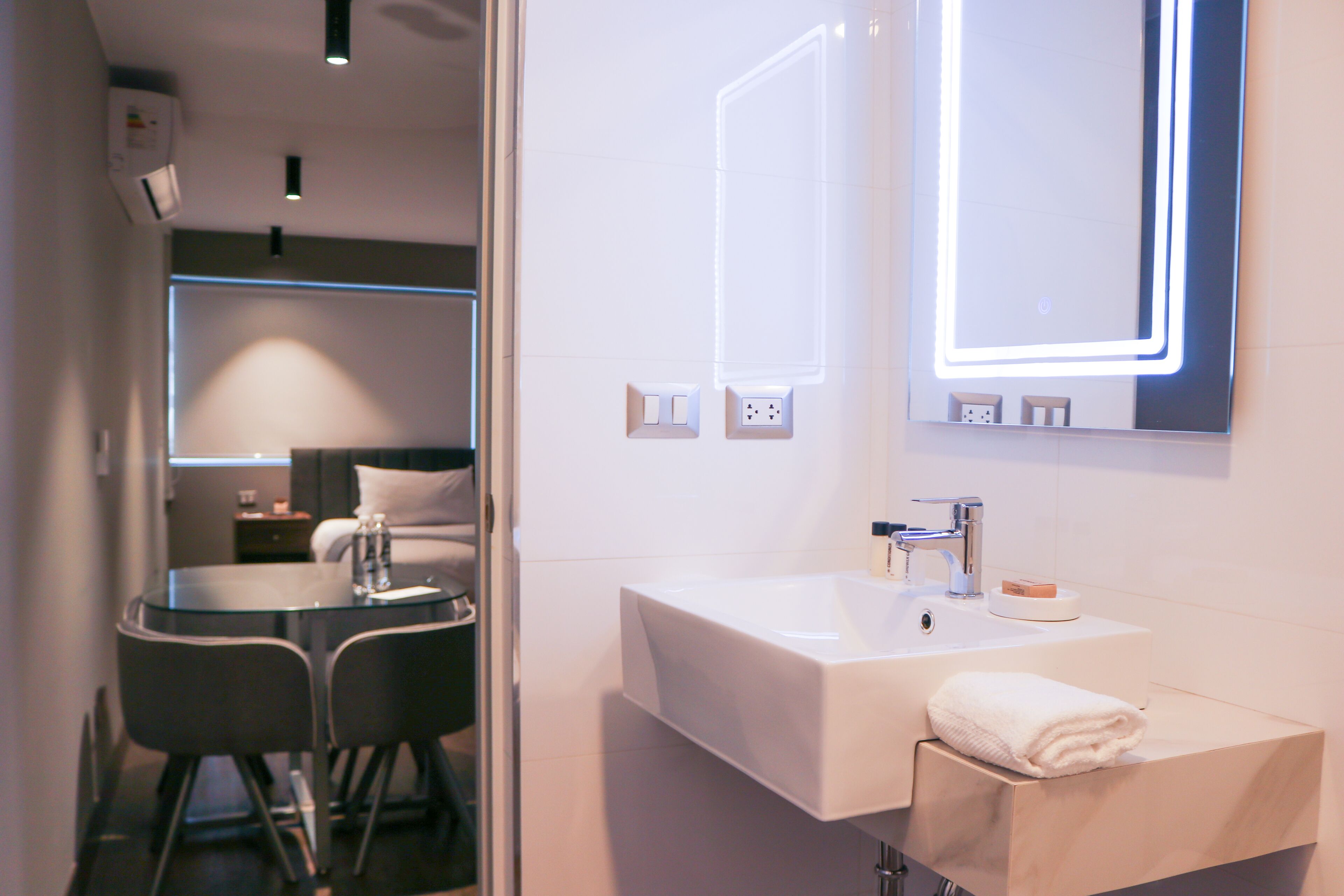 Apartment (701) | Bathroom | Shower, hair dryer, towels