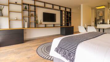 Apartment (1005) | 1 bedroom, hypo-allergenic bedding, iron/ironing board