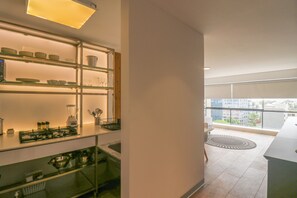 Refrigerador, microondas, tostadora, licuadora