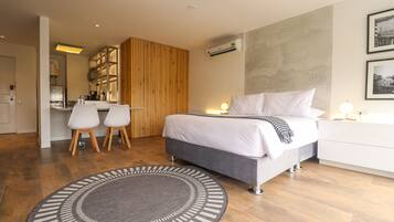 Apartment (1005) | 1 bedroom, hypo-allergenic bedding, iron/ironing board