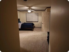 4 chambres, fer et planche à repasser, Wi-Fi, literie fournie
