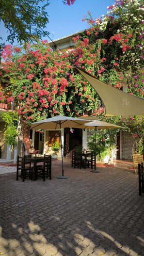 Exterior - Hotel Casa Bugambilias (San Pedro Pochutla)