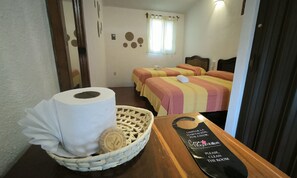 Traditional Room | Free WiFi - Hotel Casa Bugambilias (San Pedro Pochutla)