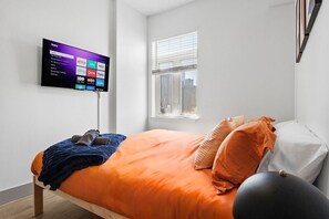 4 Schlafzimmer, Schreibtisch, Bügeleisen/Bügelbrett, WLAN