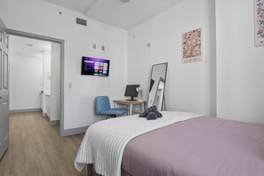 4 bedrooms, desk, iron/ironing board, WiFi