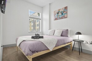 4 bedrooms, desk, iron/ironing board, WiFi