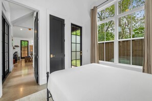 2 bedrooms, desk, iron/ironing board, free WiFi