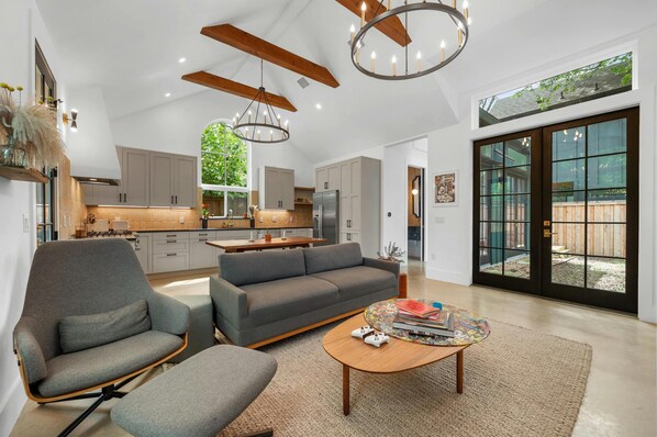 TV connectée, chaîne hi-fi, écrans d'ordinateur