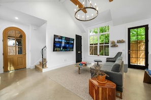 Smart TV, stereo, computer monitors