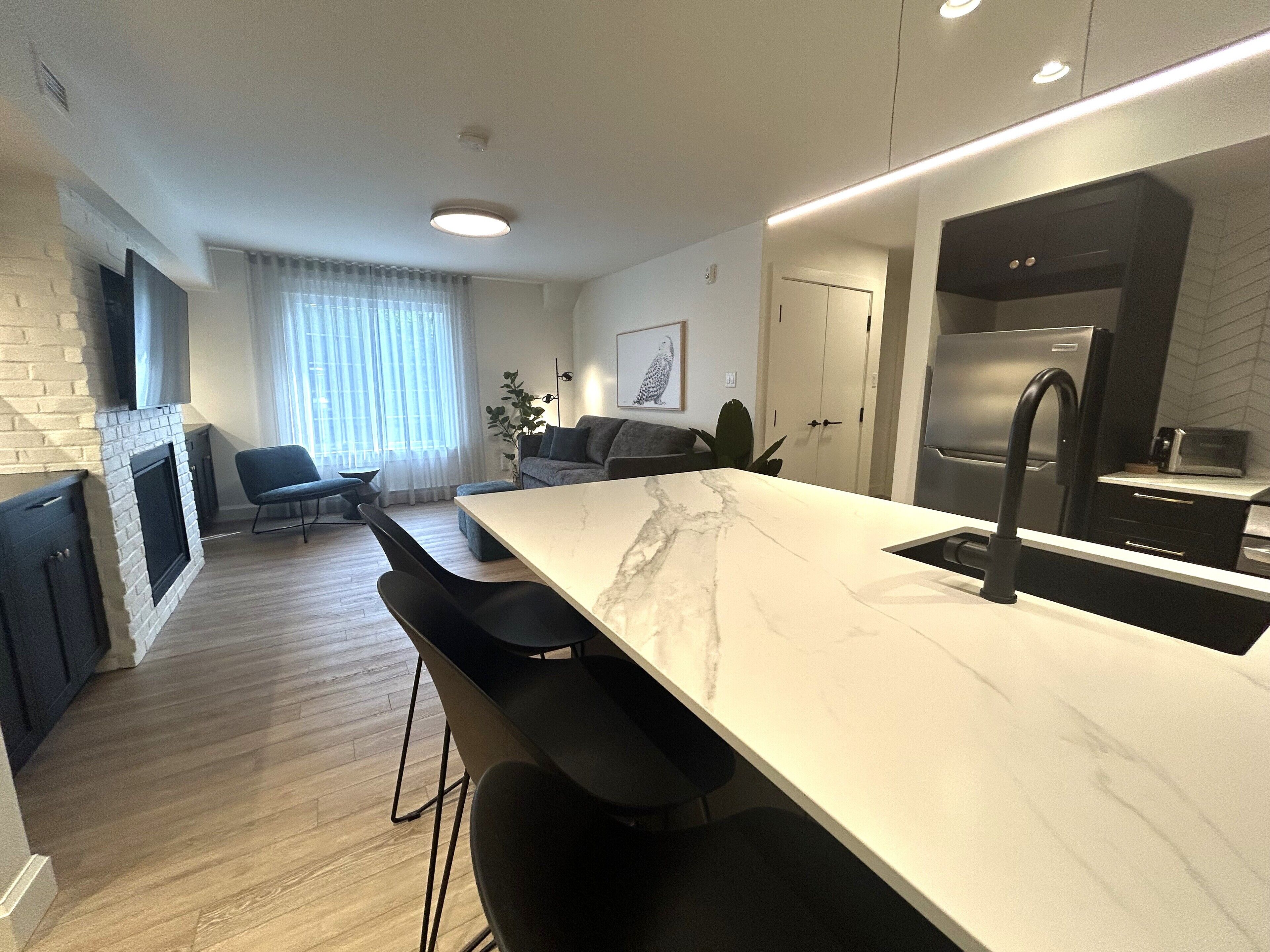 Deluxe Studio, Courtyard View | Premium bedding, memory foam beds, in-room safe, laptop workspace