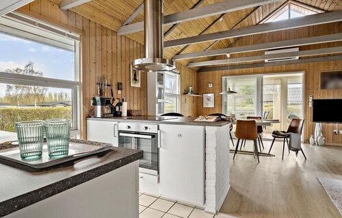 Stunning home in Juelsminde with WiFi