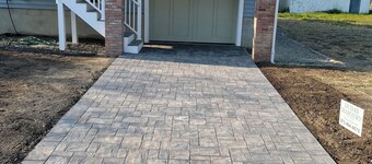 Discover the perfect PPB location with this newly renovated 4-bd, 2- bath house.