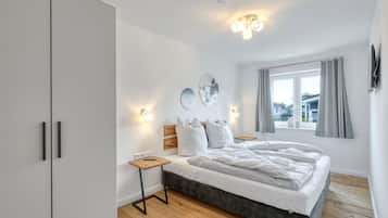 6 bedrooms, travel crib, free WiFi