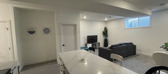 15 mins to Downtown Calgary and 2 mins drive to amenities. 