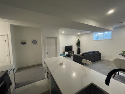 15 mins to Downtown Calgary and 2 mins drive to amenities. 