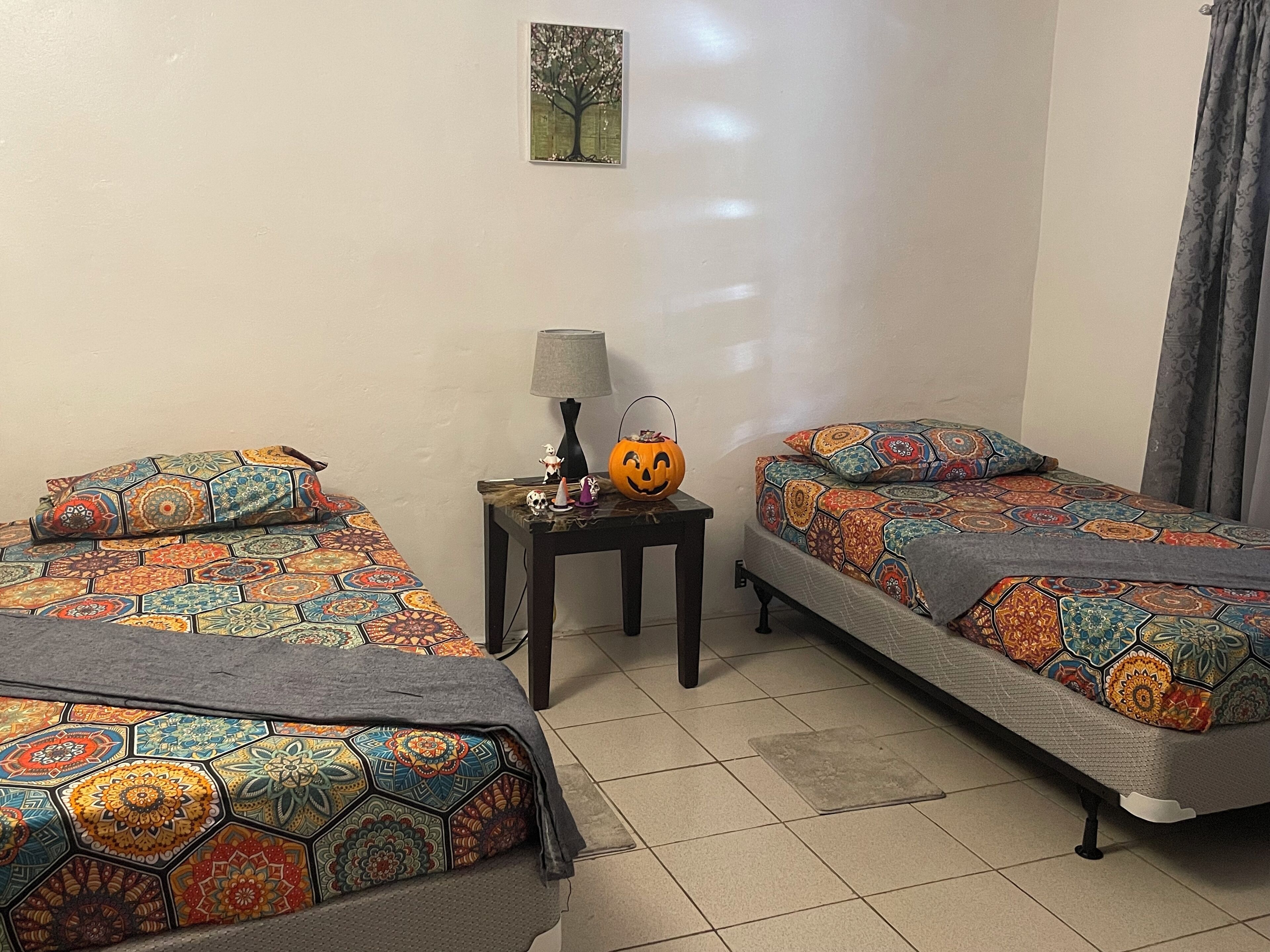 3 bedrooms, iron/ironing board, WiFi (free), bed sheets