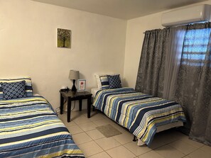 3 dormitorios, tabla de planchar con plancha, wifi gratis y ropa de cama