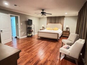 5 chambres, fer et planche à repasser, Wi-Fi, draps fournis