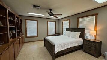 2 dormitorios, escritorio, tabla de planchar con plancha y wifi gratis