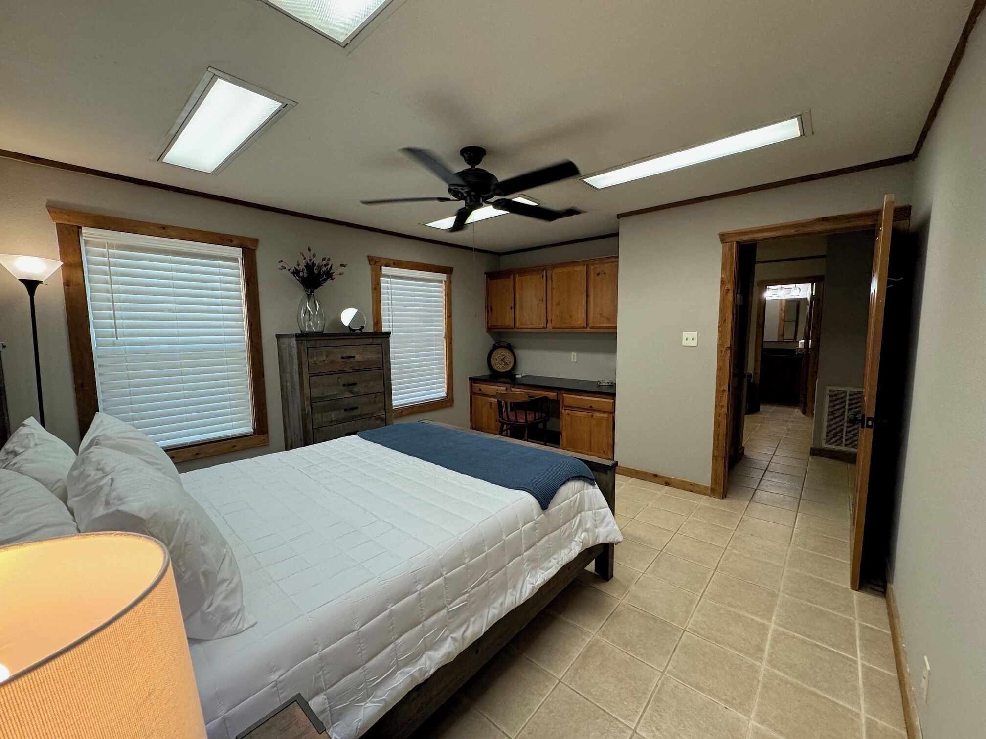 2 bedrooms, desk, iron/ironing board, free WiFi