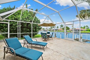 Terrace/patio - Great Family Vacation, Waterfront Pool Home (Cape Coral)