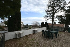 Outdoor dining - N284 - Numana, two-room apartment with terrace overlooking the sea (Numana)