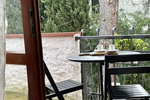 Outdoor dining - N284 - Numana, two-room apartment with terrace overlooking the sea (Numana)